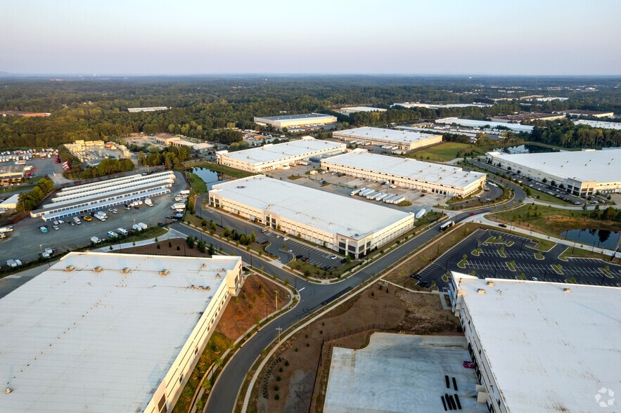 More Photos Of 7224 Statesville Rd, Charlotte Unknown For Lease