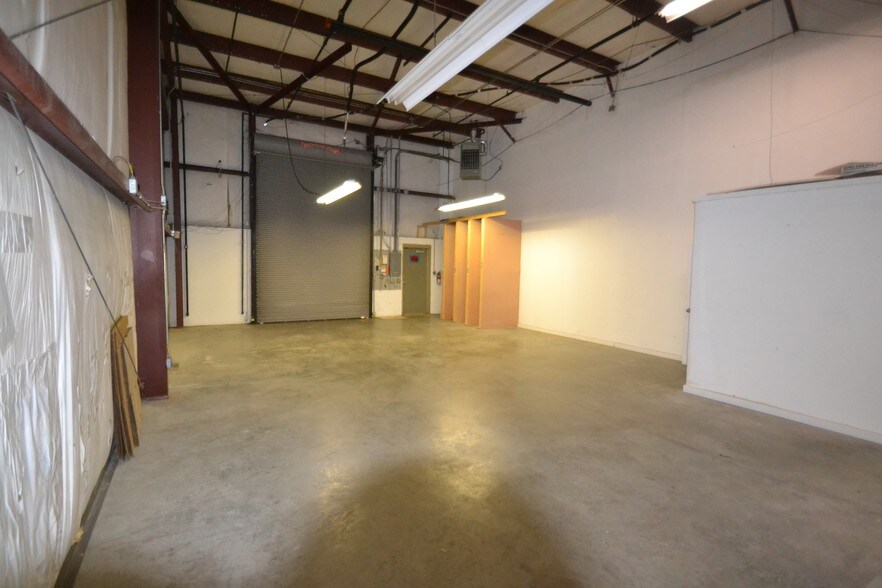 More Photos Of 506 Manchester Expy, Columbus Flex For Lease