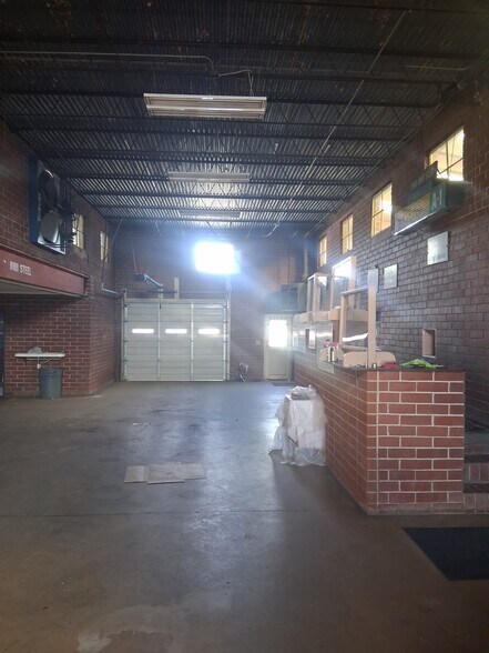 More Photos Of 4453 Broadway, Macon-Bibb Distribution For Lease