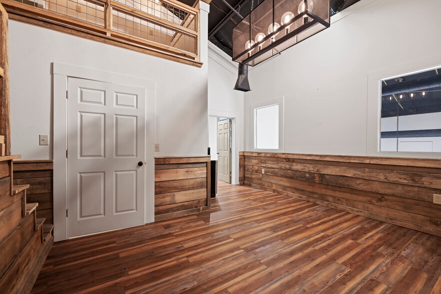 More Photos Of 226 W Washington St, Madison Freestanding For Sale