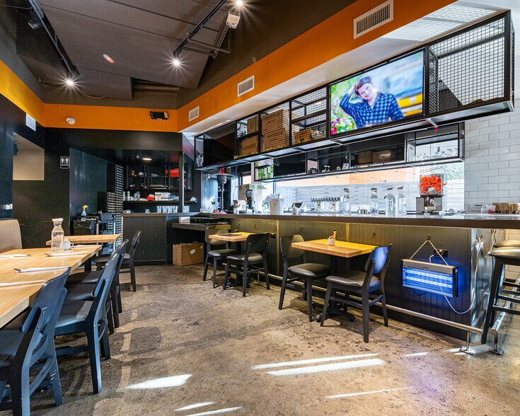 More Photos Of 1-2700 Stoneridge Mall Rd, Pleasanton General Retail For Lease