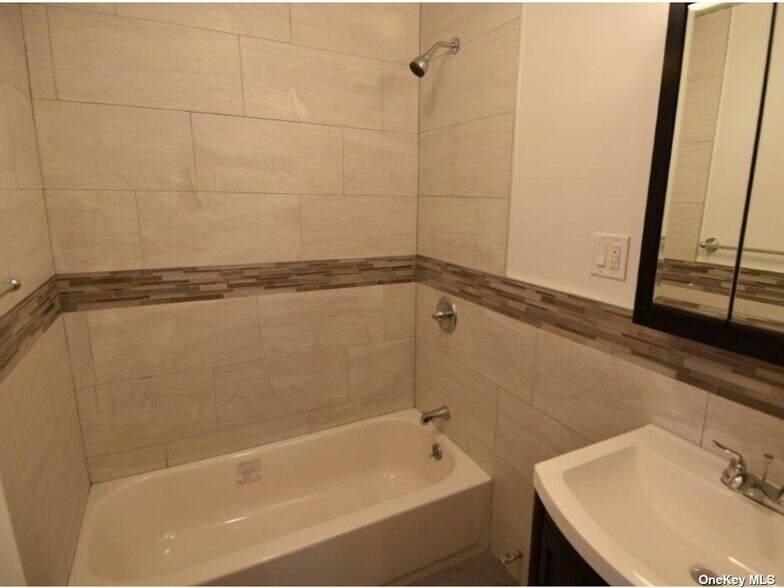More Photos Of 174 Wyona St, Brooklyn Office Residential For Lease