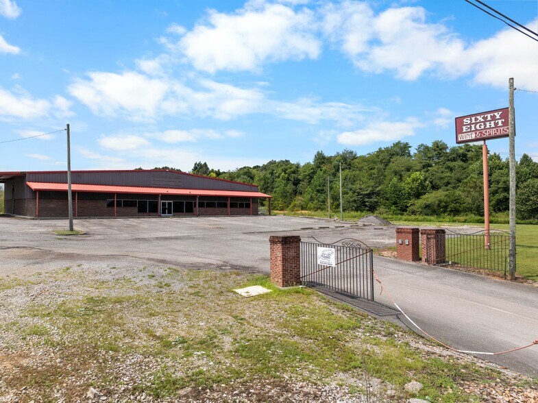 More Photos Of 660 New Hwy 68, Sweetwater Freestanding For Sale