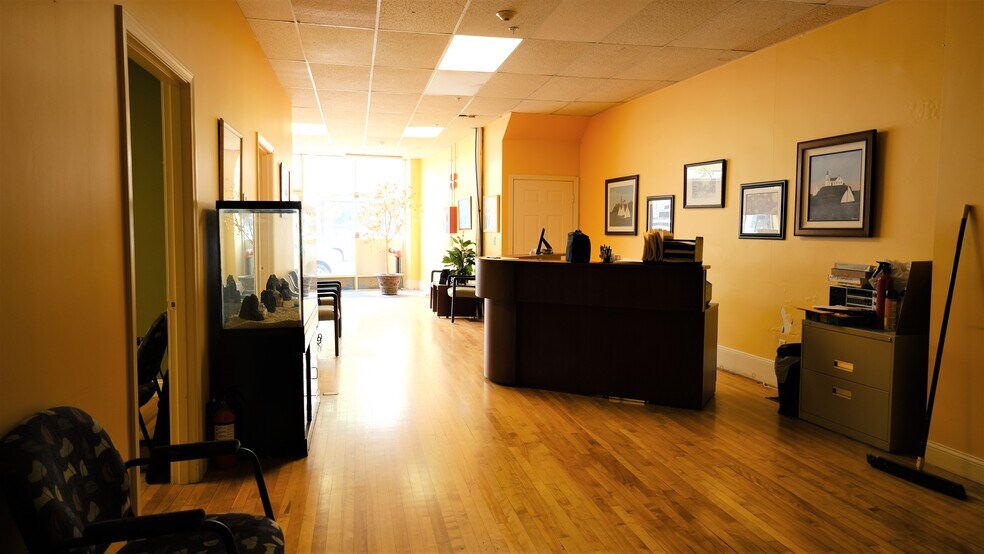 More Photos Of 442-450 Main St, Warren Storefront Retail Office For Lease