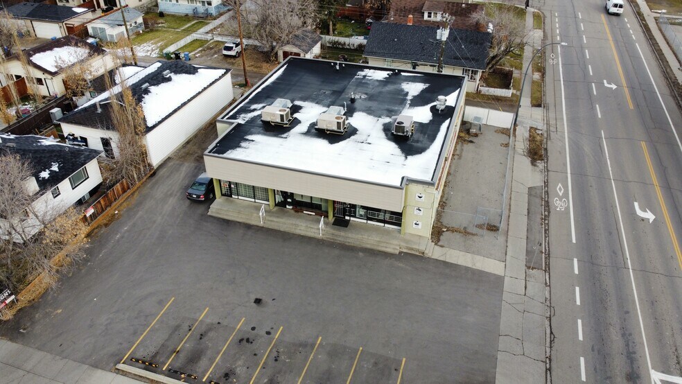 More Photos Of 1104 20th Ave NW, Calgary Storefront For Lease