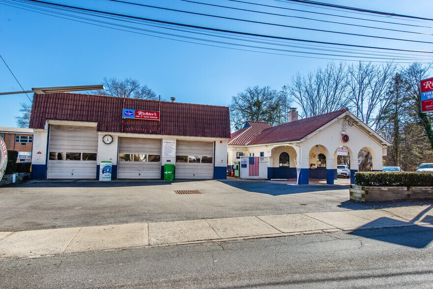 More Photos Of 209 S Maple Ave, Ridgewood Auto Repair For Sale