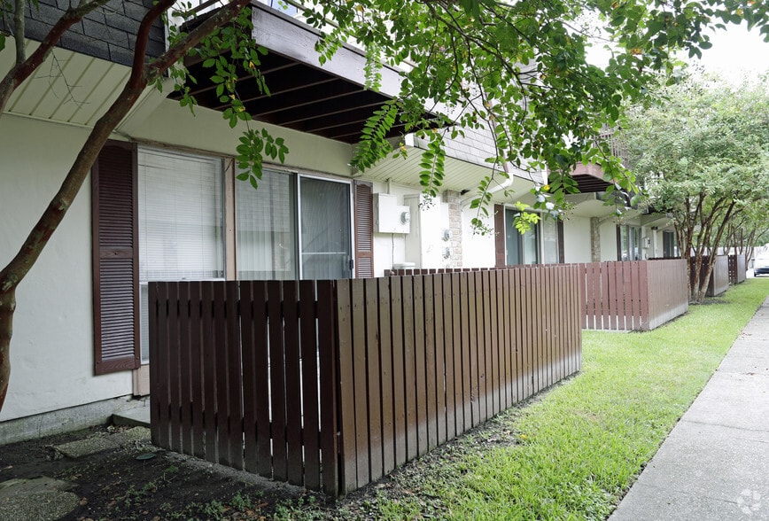 More Photos Of 1901 Lafayette St, Gretna Apartments For Sale