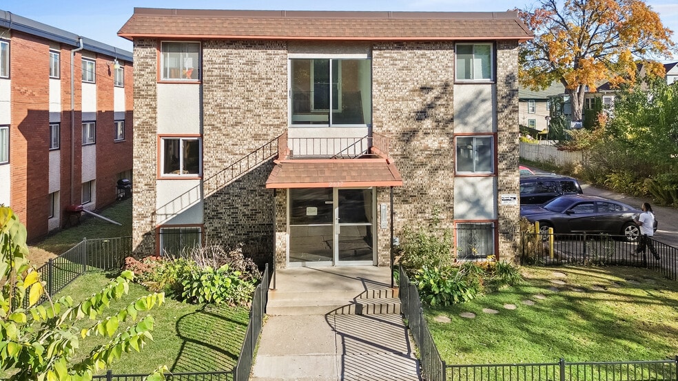 More Photos Of 2637 Pleasant Ave S, Minneapolis Apartments For Sale