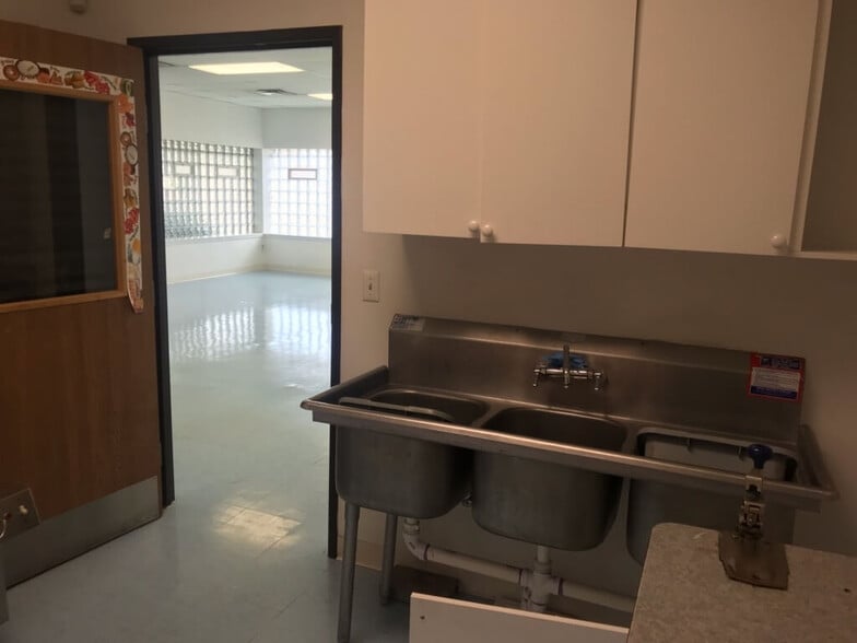 More Photos Of 18440 John R St, Detroit Religious Facility For Sale