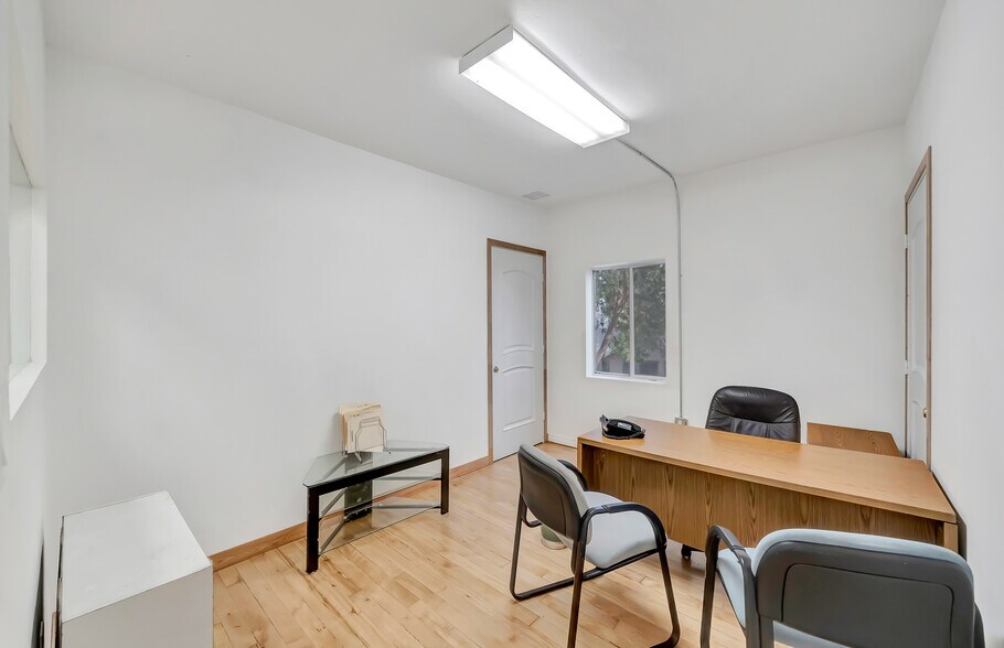 More Photos Of 830 S Main St, Santa Ana Freestanding For Sale