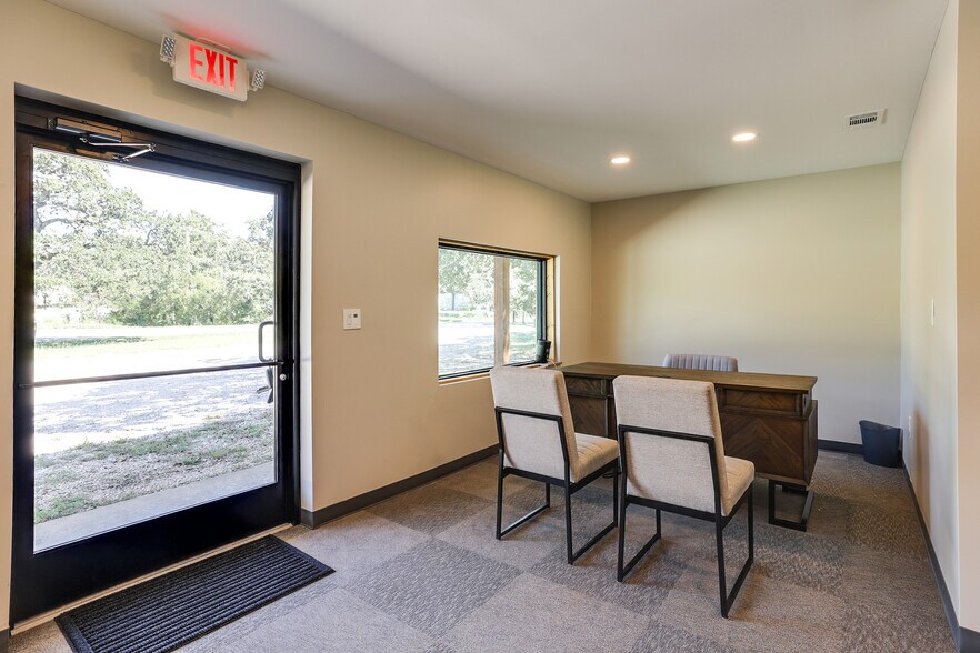 More Photos Of 6720 Dick Price Rd, Mansfield Office For Lease