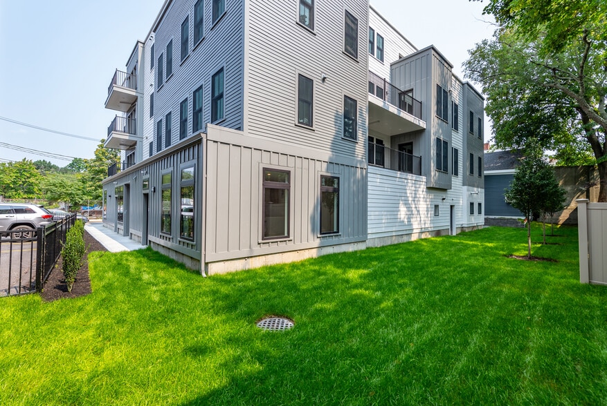 More Photos Of 114-120 Brookside Ave, Boston Apartments For Sale