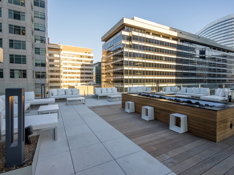 More Photos Of 1800 N Lynn St, Arlington Apartments For Lease