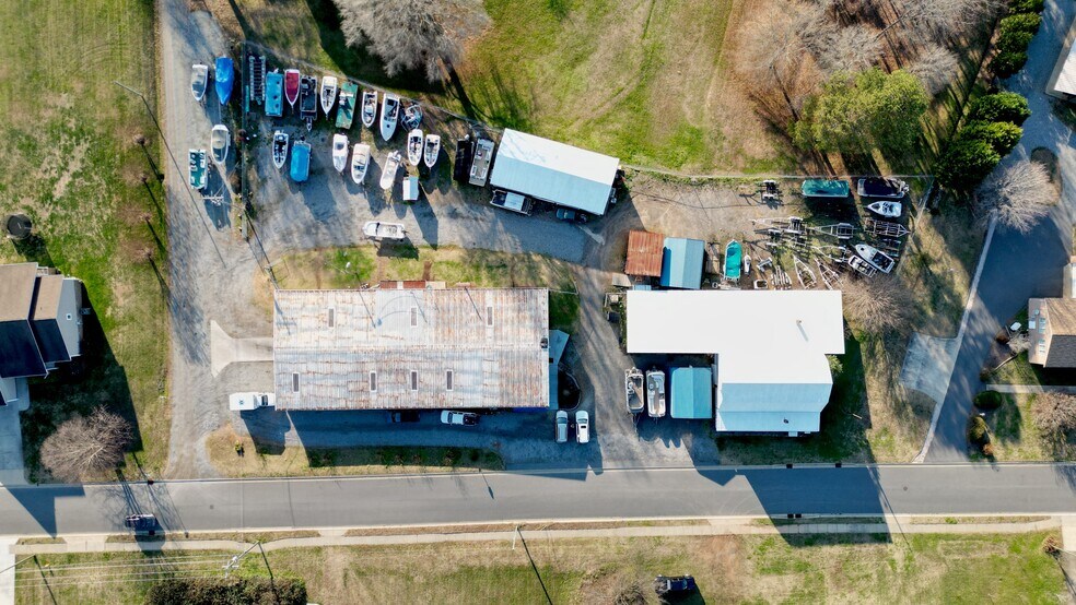 More Photos Of 477 Lytton St, Troutman Manufacturing For Sale