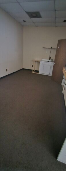 More Photos Of 14100 US Highway 19 N, Clearwater Storefront For Lease