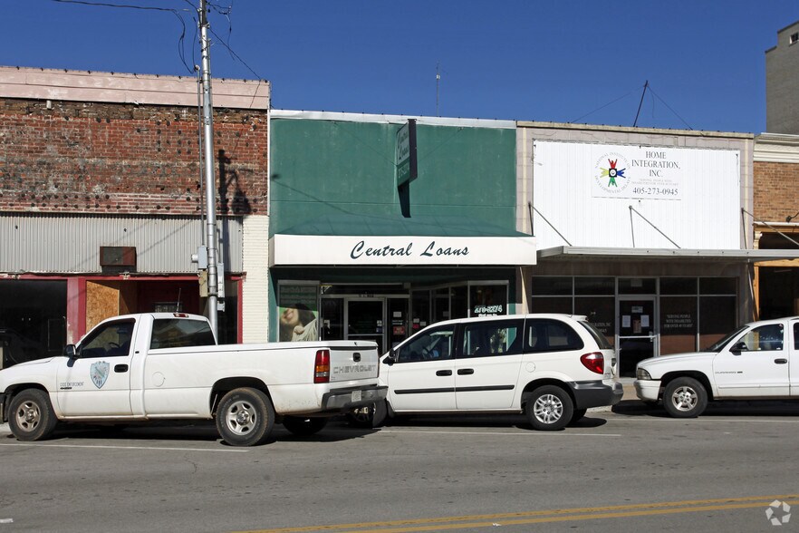More Photos Of 10 E Main St, Shawnee Storefront For Lease