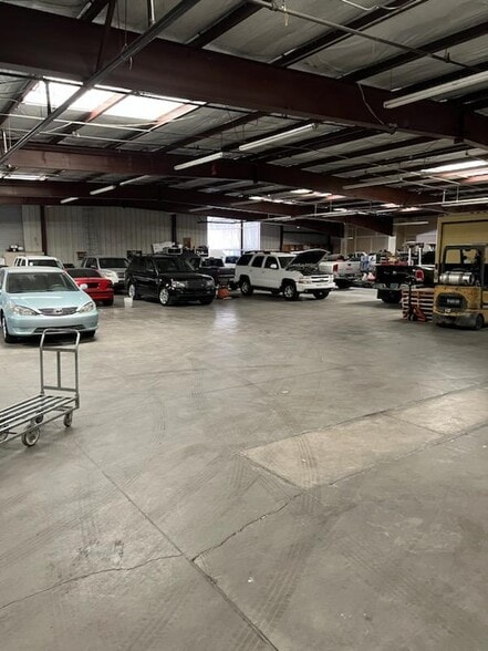 More Photos Of 2017 W Gowan Rd, North Las Vegas Warehouse For Lease