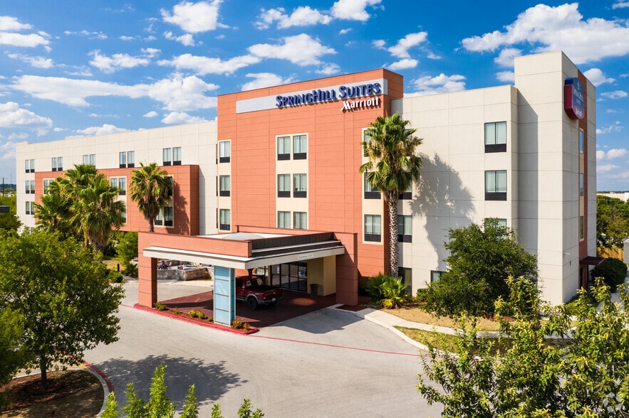Primary Photo Of 138 Richland Hills Dr, San Antonio Hotel For Sale