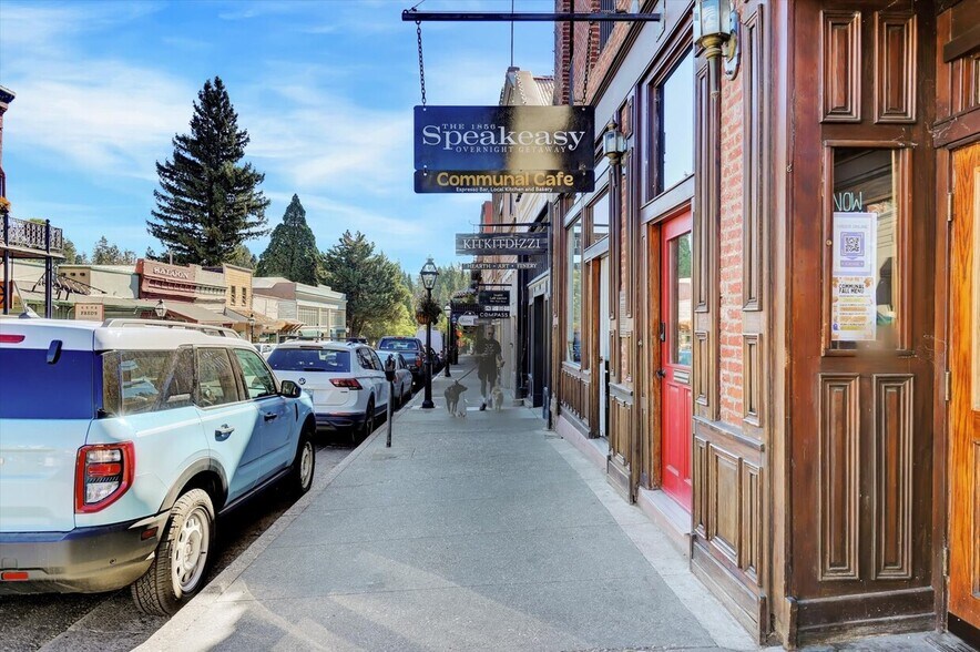 More Photos Of 233 Broad St, Nevada City Hotel For Sale