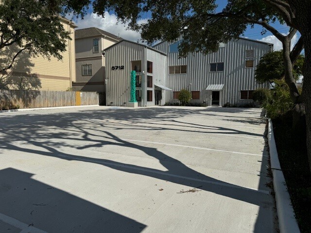 More Photos Of 5712 Val Verde St, Houston Loft Creative Space For Lease
