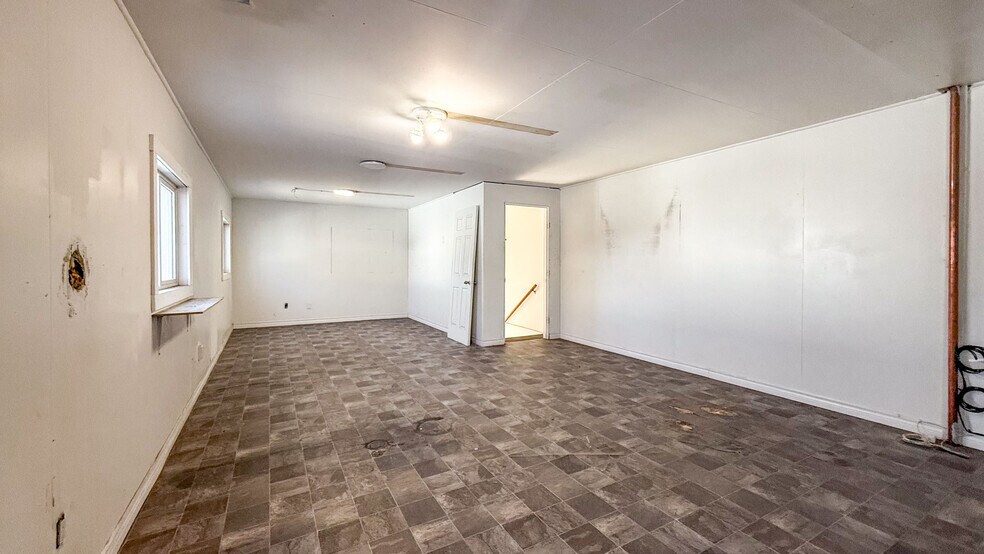 More Photos Of 431 Victoria St W, Kamloops Industrial For Lease