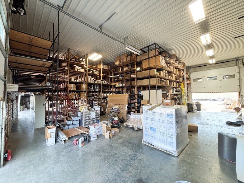 More Photos Of 2012 N Michael Ln, Nixa Warehouse For Sale