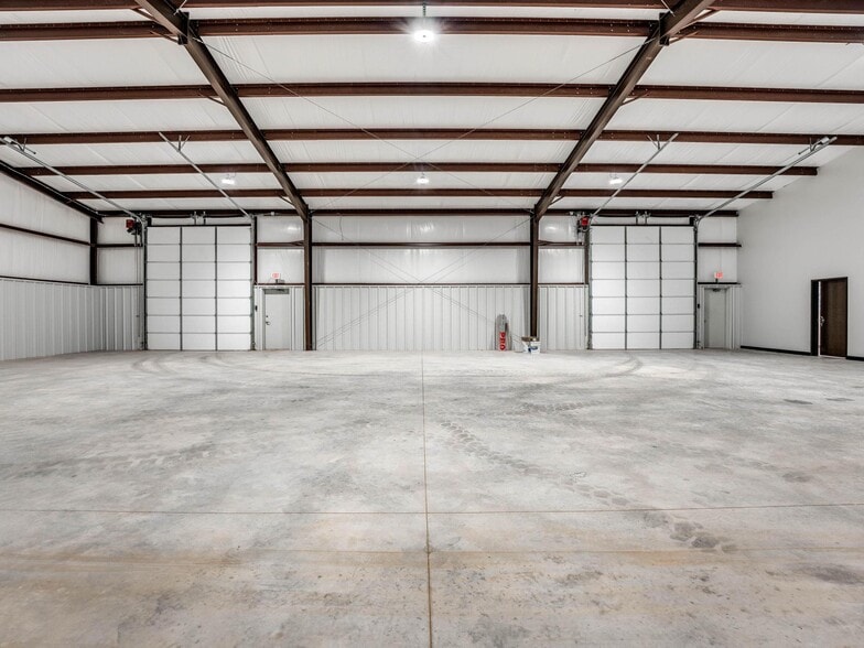 More Photos Of 1736 Red Oak Lane, Guthrie Warehouse For Sale