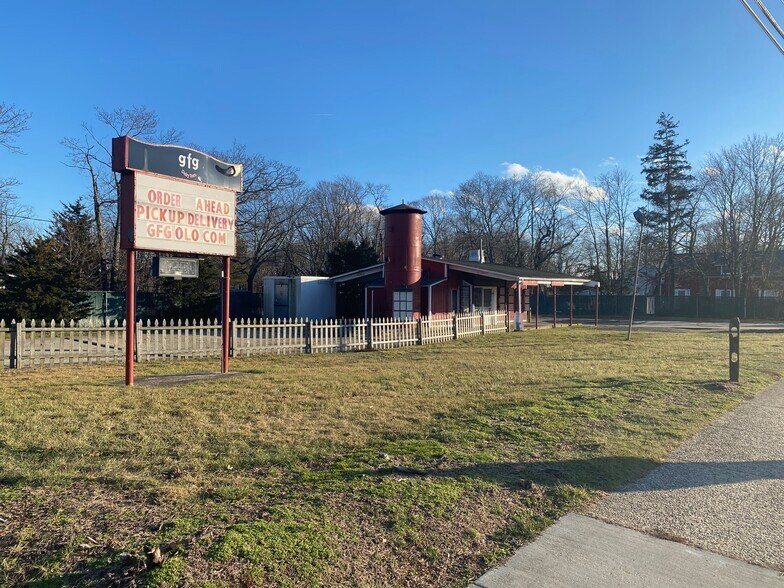 Primary Photo Of 1 Main St, Center Moriches Convenience Store For Sale