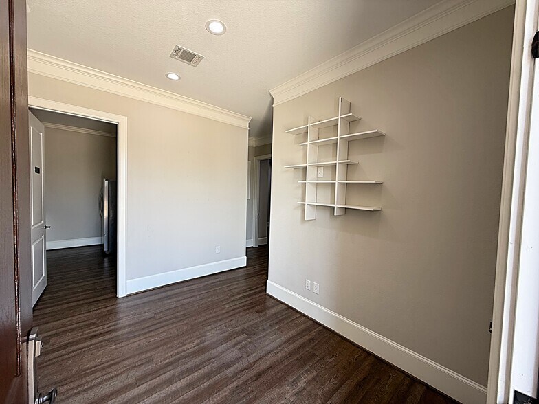 More Photos Of 12246 Queenston Blvd, Houston Medical For Sale