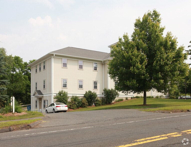 More Photos Of 234 Russell St, Hadley Medical For Lease