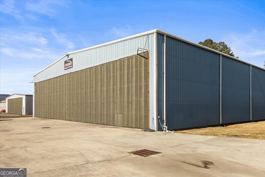 More Photos Of 109 Gasque Dr, LaFayette Airplane Hangar For Sale