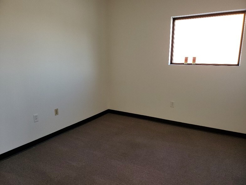 More Photos Of 2437-2443 S Prairie Ave, Pueblo Office For Sale