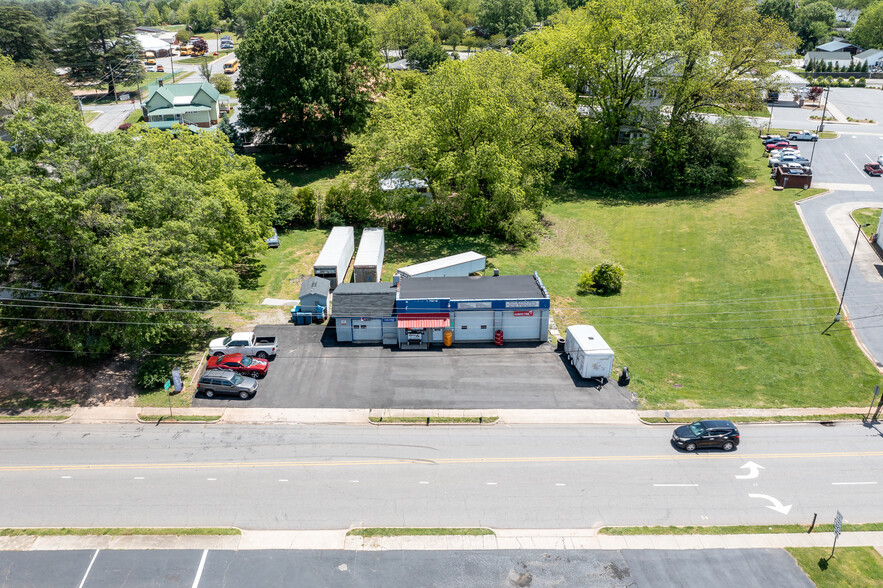 Primary Photo Of 15 N Carolina Ave, Maiden Auto Repair For Sale