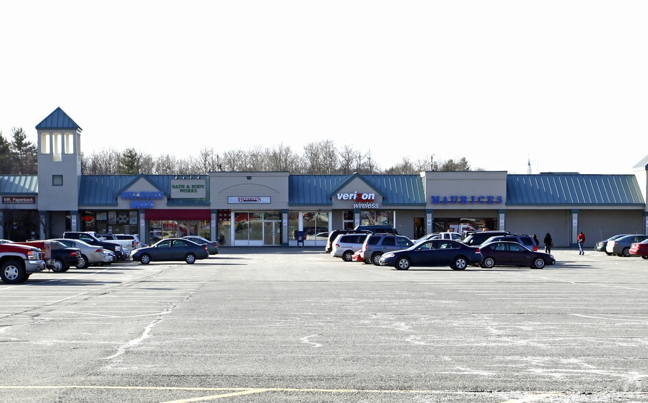 More Photos Of 10-180 Elm Plz, Waterville Storefront For Lease