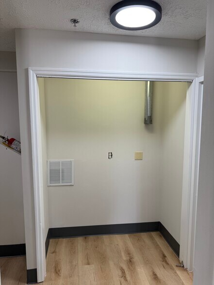More Photos Of 10841 Kingston Pike, Knoxville Freestanding For Lease