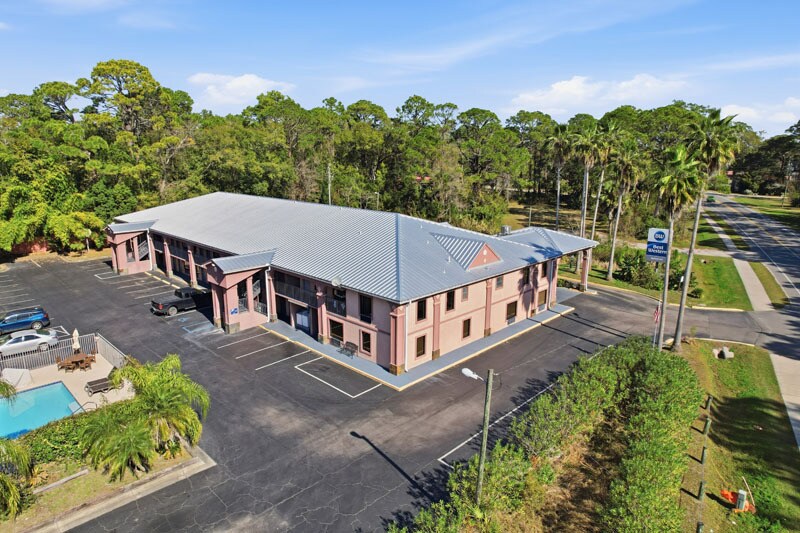 More Photos Of 249 US Highway 98, Apalachicola Hotel For Sale