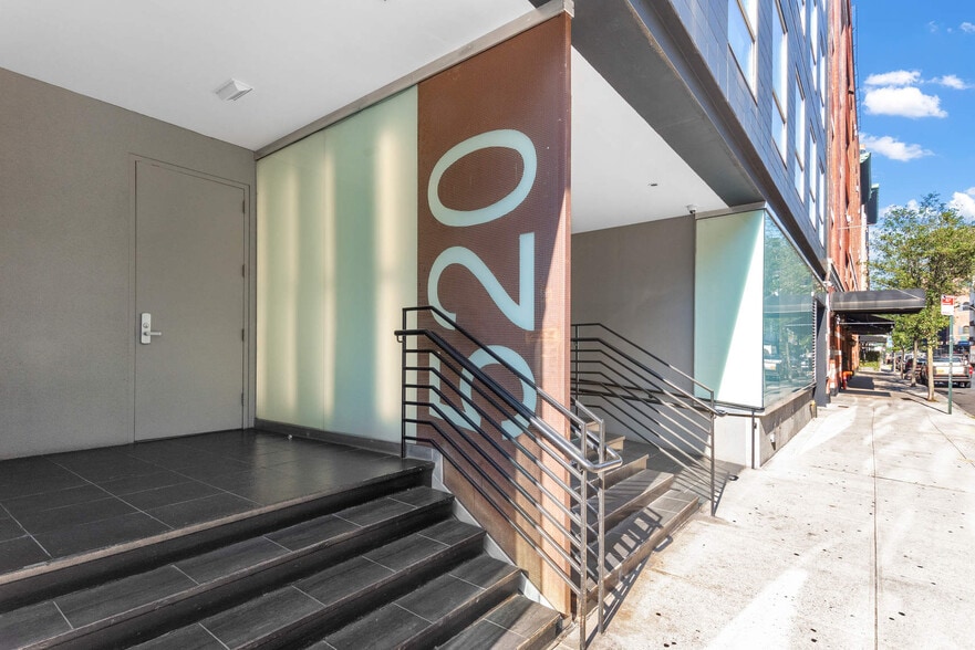 More Photos Of 520 W 27th St, New York Loft Creative Space For Sale