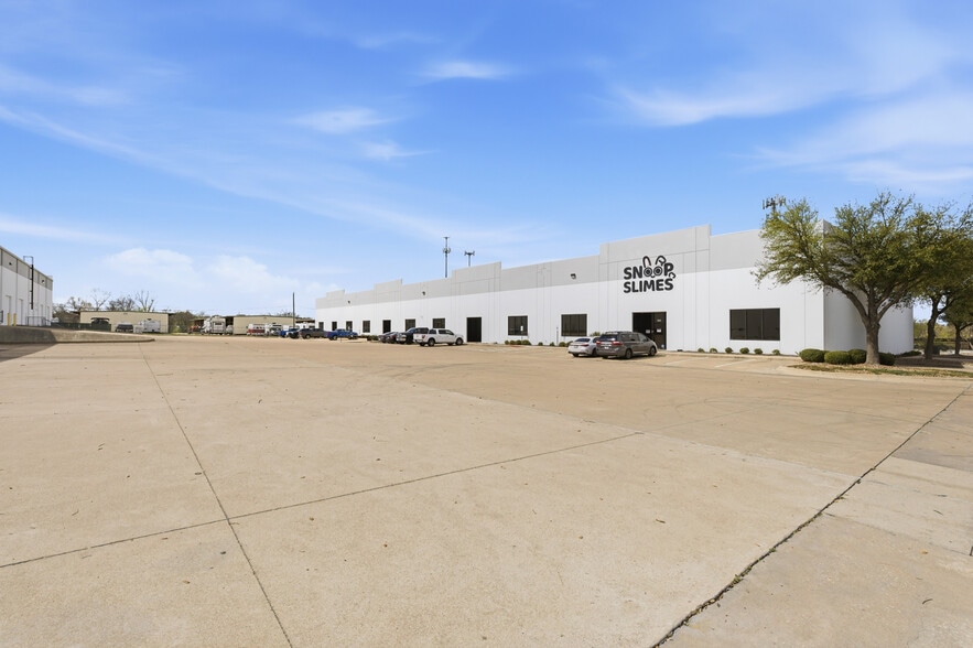 More Photos Of 3912 Gattis School Rd, Round Rock Warehouse For Lease