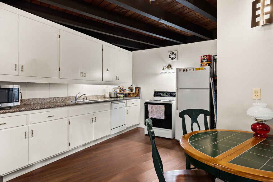 More Photos Of 1041 3rd St, Novato Apartments For Sale