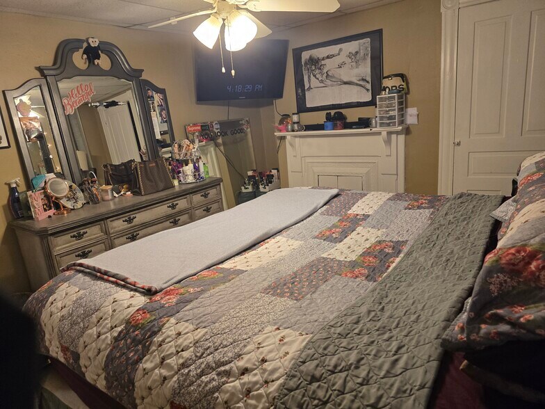 More Photos Of 804 Railroad St, Monongahela Specialty For Sale