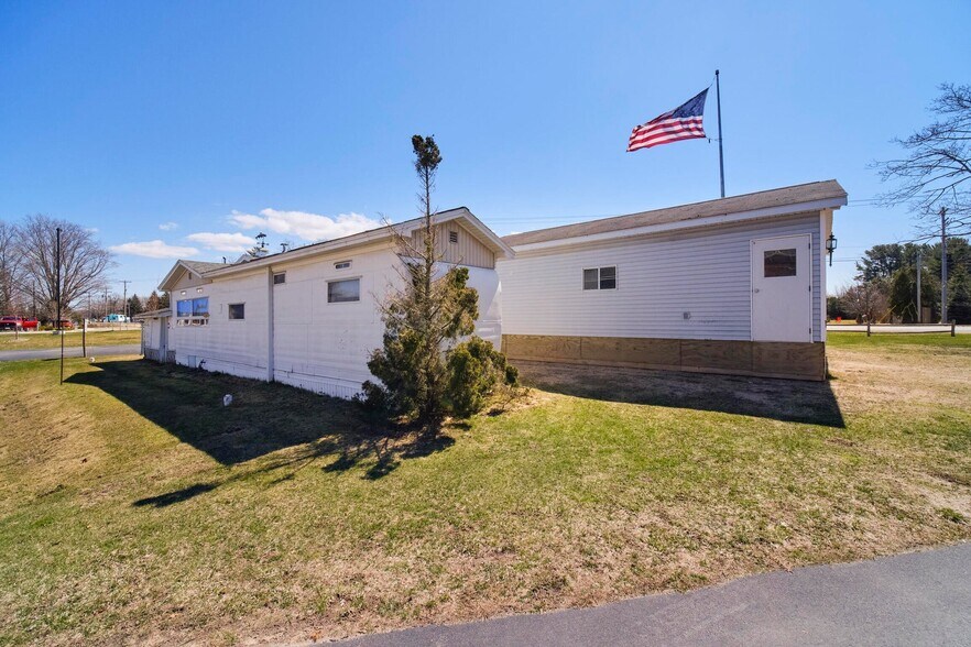 More Photos Of 480 E Parkdale Ave, Manistee Specialty For Sale