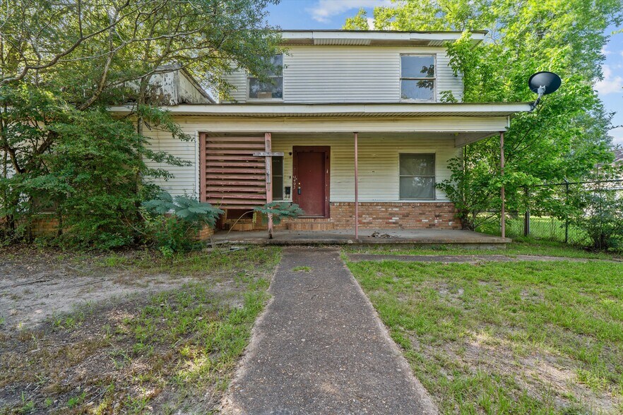 More Photos Of 1403 Crockett St, Lufkin Office Residential For Sale