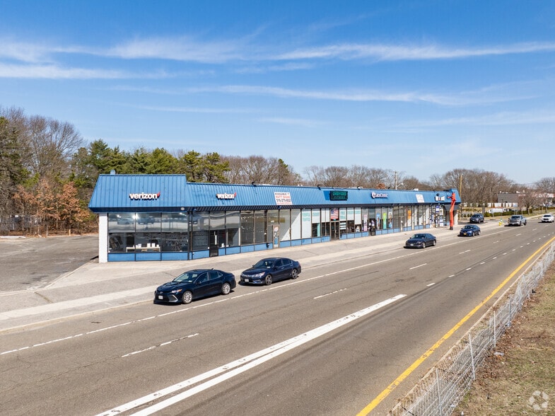 More Photos Of 4481-4517 Sunrise Hwy, Bohemia Storefront For Sale