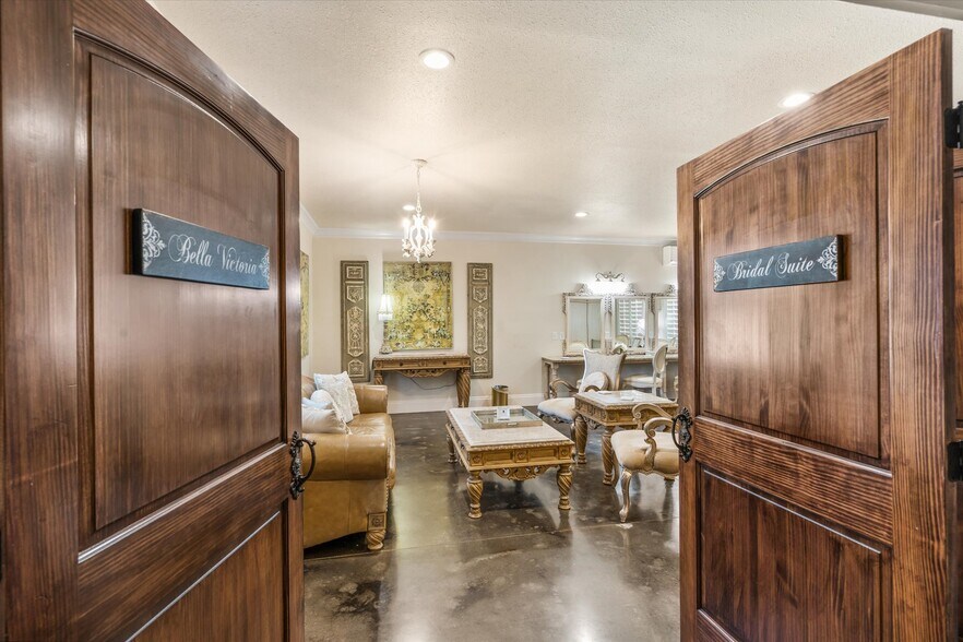 More Photos Of 7700 Glen Rose Hwy, Granbury Lodge Meeting Hall For Sale