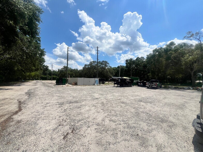 More Photos Of 6920 E Chelsea St, Tampa Light Distribution For Sale