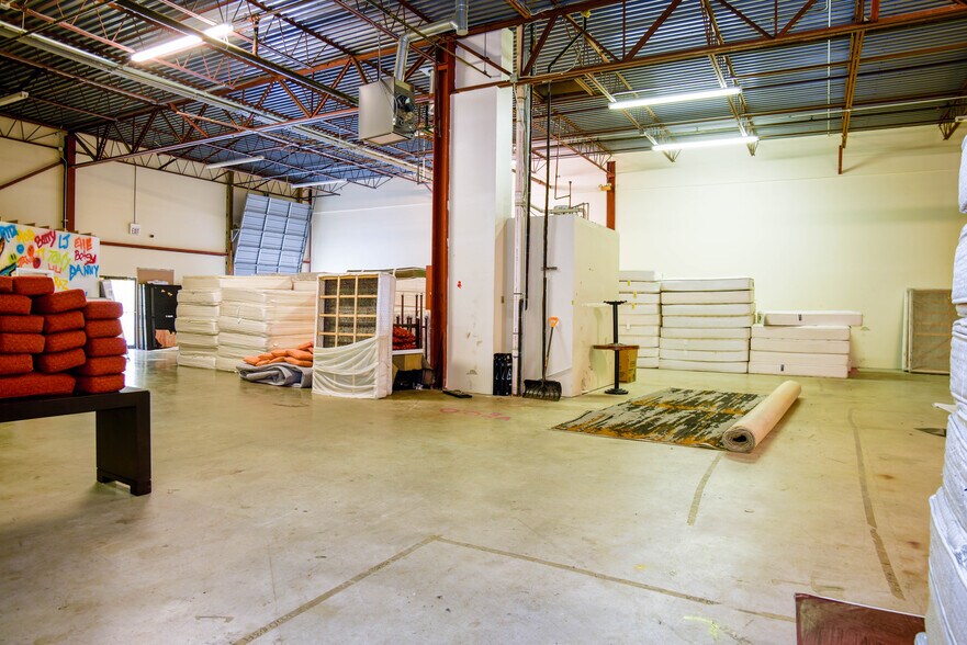 More Photos Of 8741 Ashwood Dr, Capitol Heights Warehouse For Lease