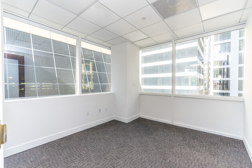 More Photos Of 1200 Brickell Ave, Miami Office For Lease