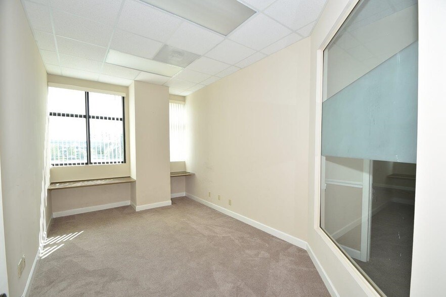 More Photos Of 1700 W Woolbright Rd, Boynton Beach Medical For Lease