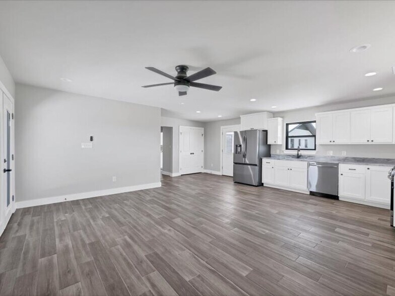 More Photos Of 2719 Post Oak Rd, Webberville Specialty For Lease