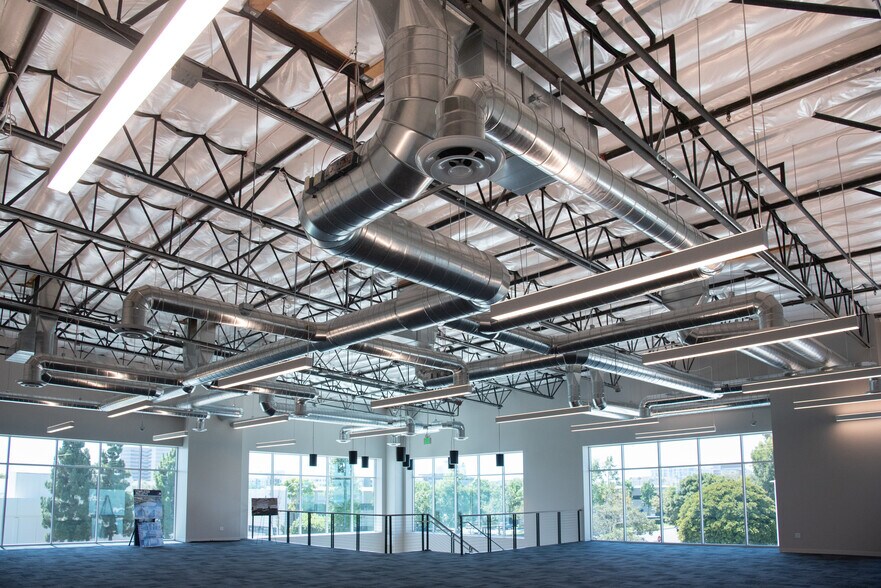 More Photos Of 17451 Von Karman Ave, Irvine Warehouse For Lease